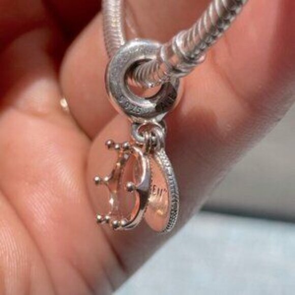 Pandora Queen & Regal Crown Dangle Charm - Picture 4 of 4